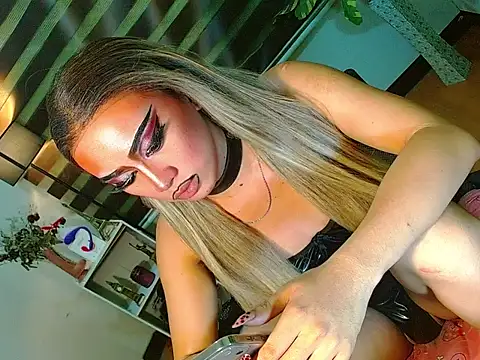 HOLLYWOOD_QUEEN_88 webcam