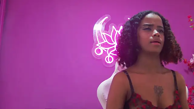 Spicy_Cinammon webcam