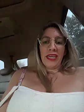 Gatitacarlita live sex cam