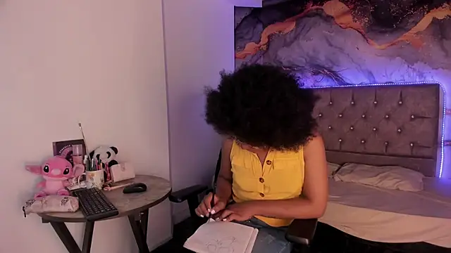 CataleyaMoon_'s room