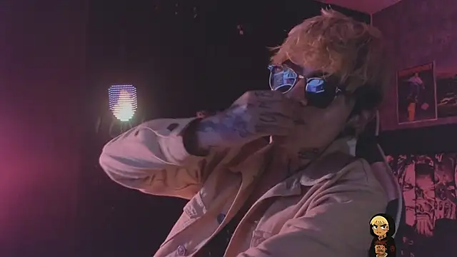 AcidMilo live sex cam