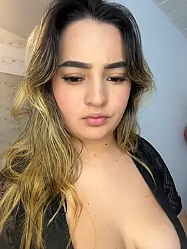 Antonella_Julieta webcam