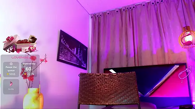 katha_Crawford webcam