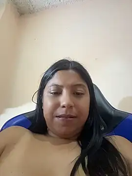 Leylafourniert webcam