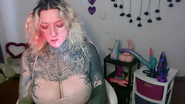 sloppytitss - SLOPPYTITSS's free webcam - UK Sex Cams