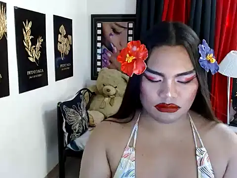 TSbrianaHugeCock live sex cam