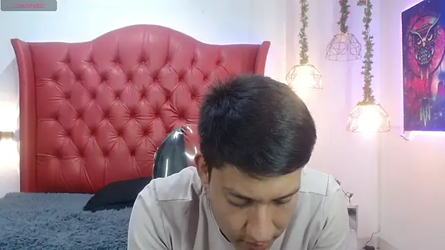 dominantboy4 (M twink) - cum show