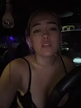 danielavegax (G young) - 2 girls play with their big ass