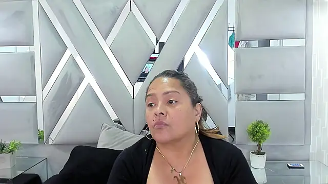 MonzerratBoyer webcam