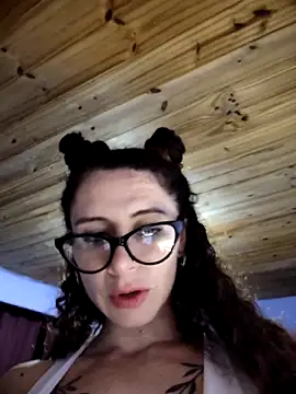 Nanucurlyxx webcam