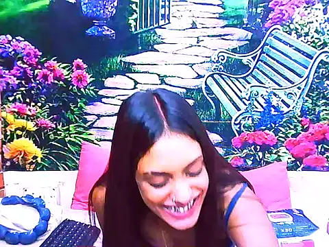 IndianPretty14u2Luv webcam