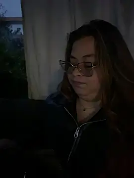 ZoeBennett_Pink webcam