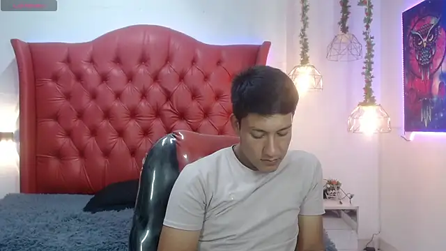 dominantboy4 (M twink) - cum show