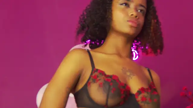 Spicy_Cinammon webcam