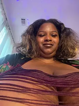 Webcam Model (xoxoSELENAxoxo)  is live.Free join now!