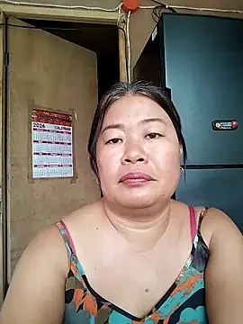 Lovelywoman43 webcam