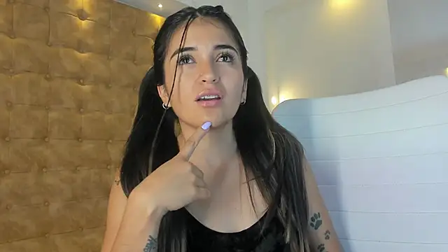 violet_giraldo webcam