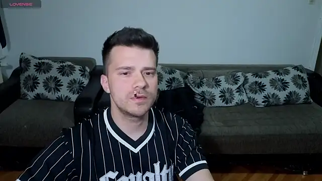 JohnnyStepBro webcam