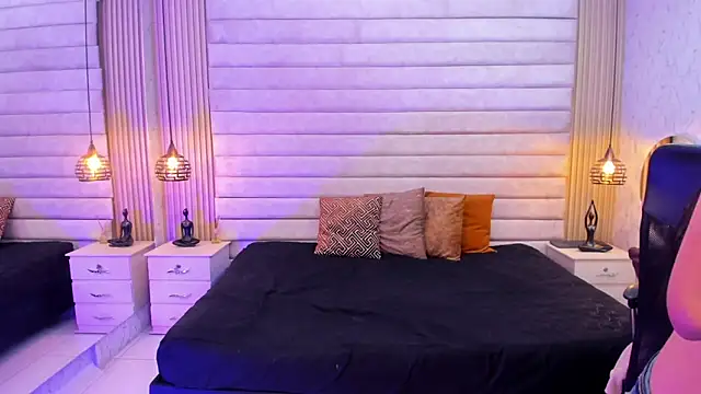 VictoriaaBlair webcam