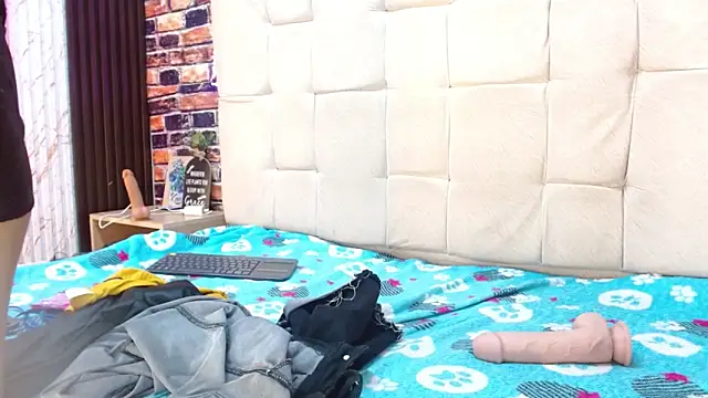 monicamoon303av webcam