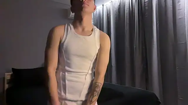 maxwoolf (M twink) - Suck your fingers