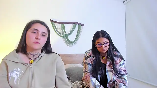 Elisa_n_Emma webcam