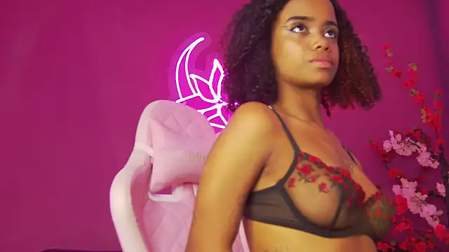 Spicy_Cinammon webcam