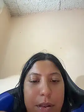 Leylafourniert webcam