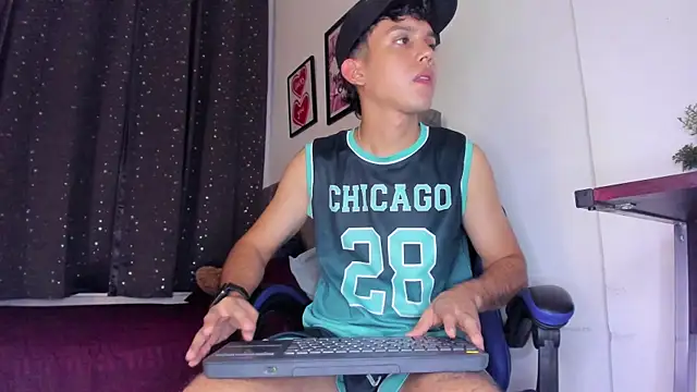 The_skinnyguys webcam