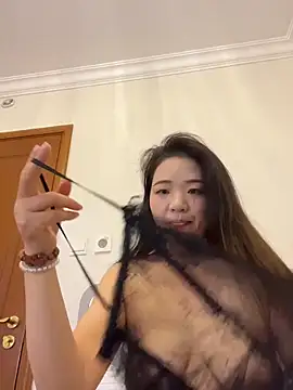 美女lucyxiaolulu在线直播