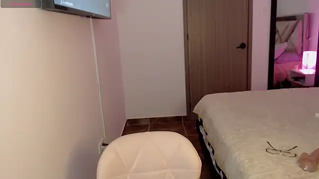 SophiaJoliebm webcam