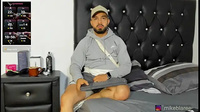 mikeblaree (M young) - off shirt and meet my cock💪😮🔥