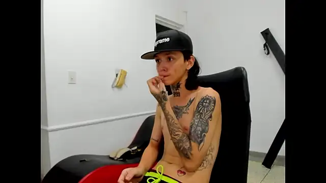 StraightBoy_Nick webcam