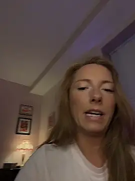 prettyprofessorpeach webcam