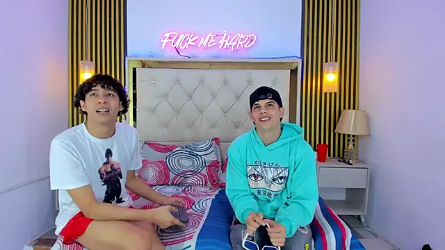 Adventurous_Boys webcam