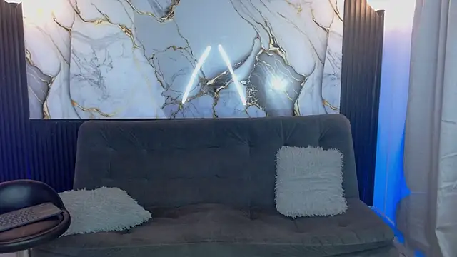 naughtty_doll webcam