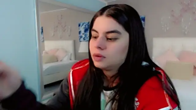 _Maddison_Ivanova_ webcam