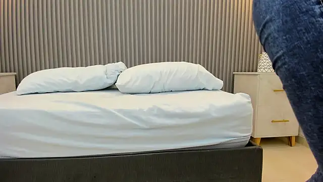 madison_saenzz webcam