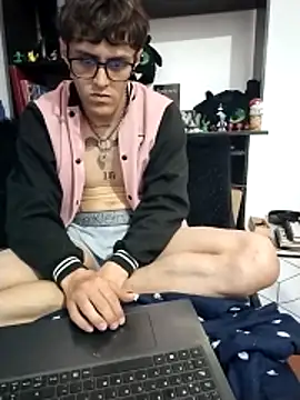 AoA-BoyStudent webcam