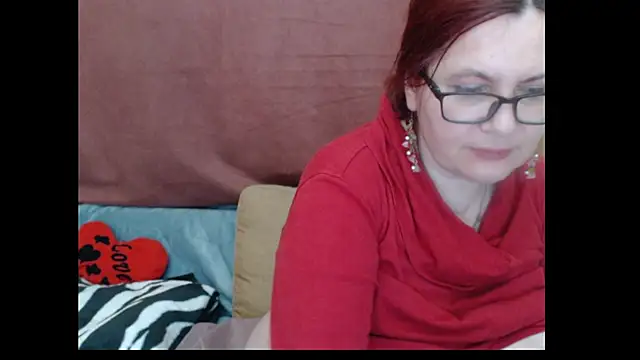 PlayfullMature webcam