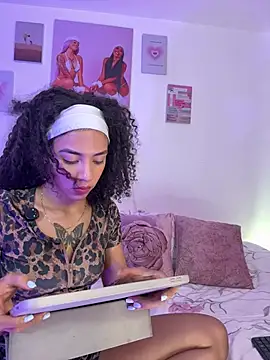 pretty_pettite webcam