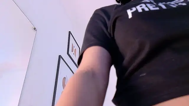 cutepetitee - Cutepetitee's free webcam - UK Sex Cams