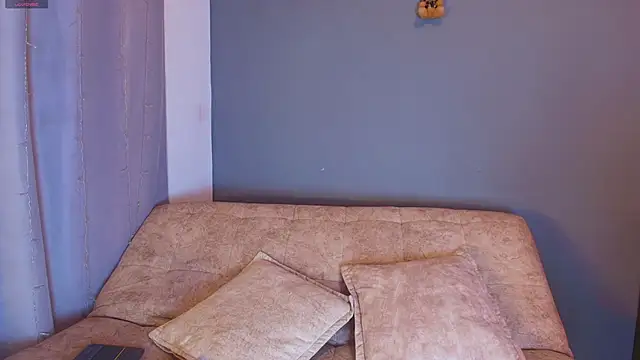 jade_brunnette webcam