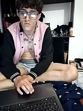 AoA-BoyStudent webcam