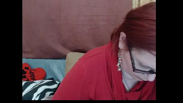 PlayfullMature webcam