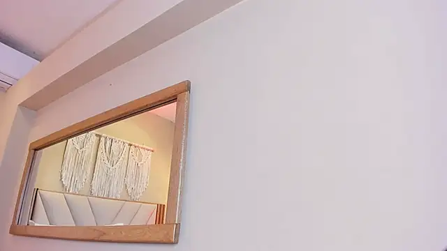 NahimiThompson webcam