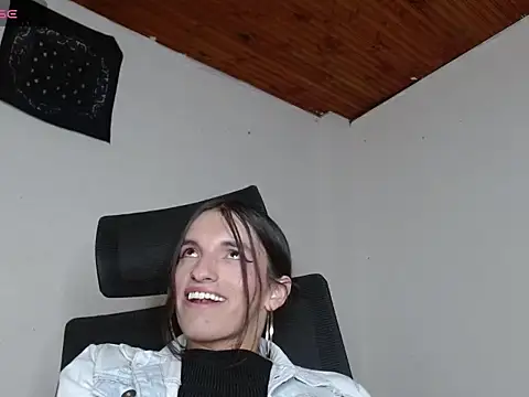 Scarlett_crastrawberry webcam