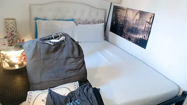 NinaDOM4CUM live sex cam