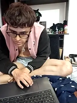 AoA-BoyStudent webcam