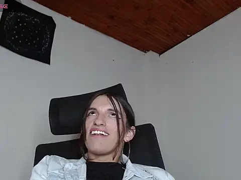 Scarlett_crastrawberry webcam